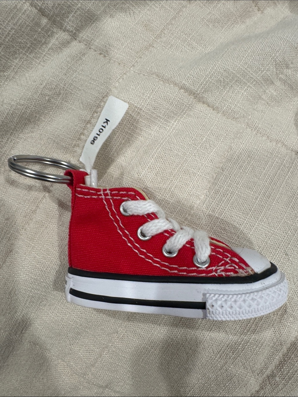 Converse keychain - Picture 3 of 4
